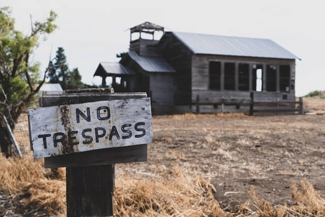 Post No Trespassing Signs